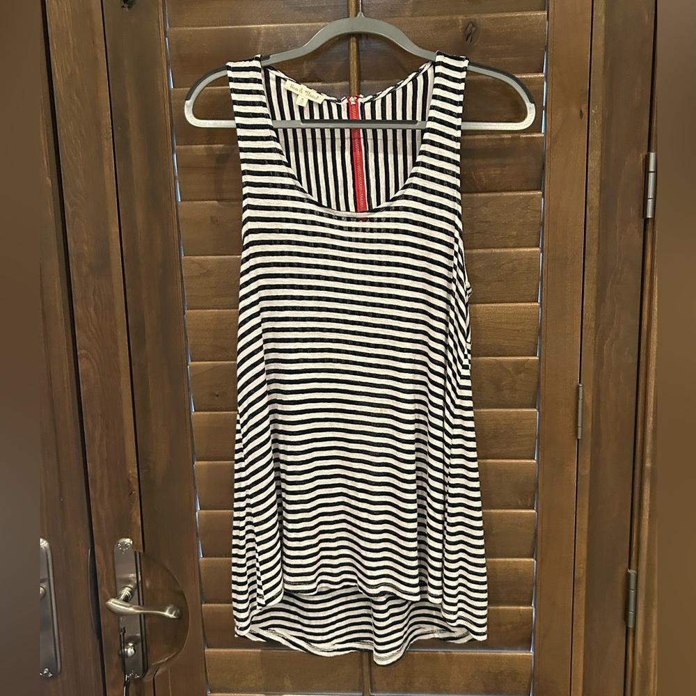 Hem & Thread Navy and White Striped Sleeveless Tunic - Size Medium - EUC!